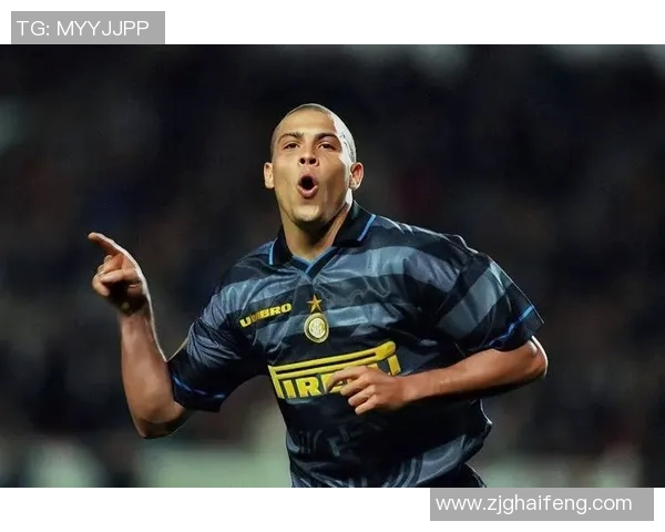 足球明星们的风采与传奇球星的相似之处探讨 足球明星们的风采与传奇球星的相似之处探讨