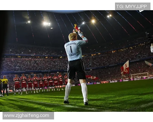 高清足球明星背影壁纸展现运动魅力与个性风采的完美选择 高清足球明星背影壁纸展现运动魅力与个性风采的完美选择