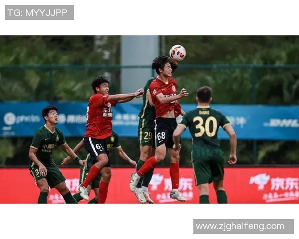 2014年中超经典对决上港与恒大激情碰撞引发的足球盛宴回顾