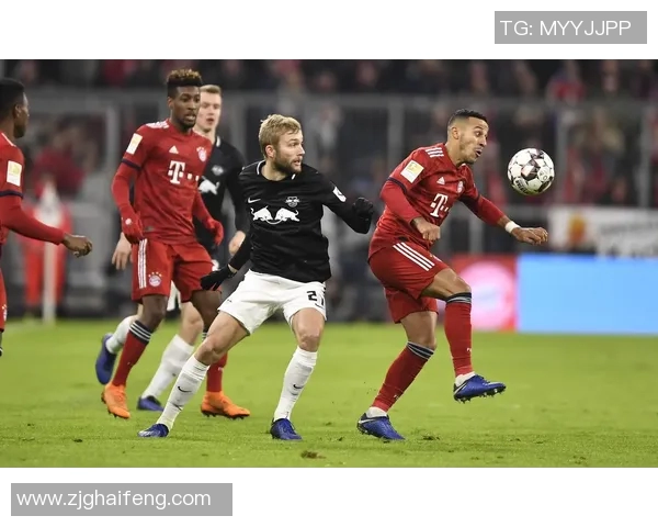 拜仁与莱比锡激战正酣直播360全程呈现精彩瞬间 拜仁与莱比锡激战正酣直播360全程呈现精彩瞬间