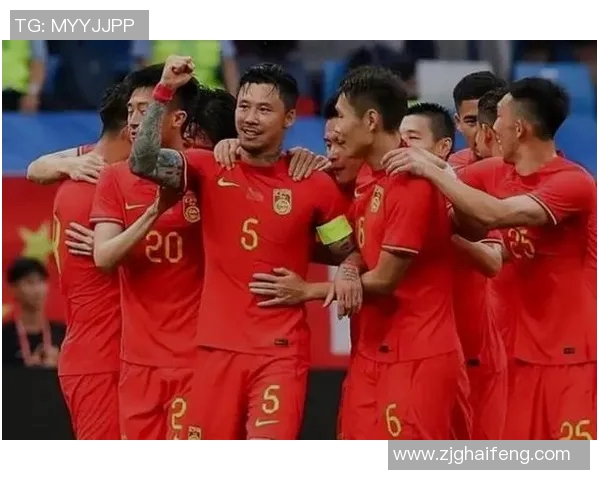 国足小组赛胜负分析及排名走势探讨